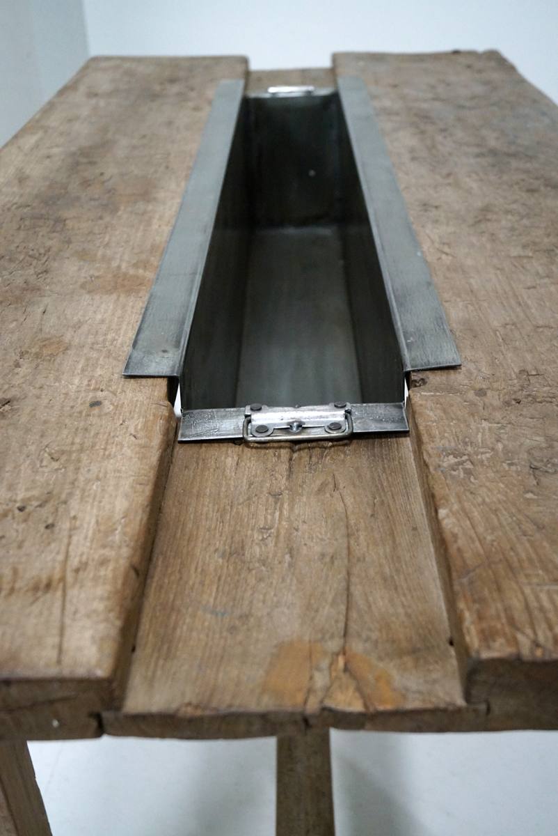 TRADEMARK LIVING SPISEBORD M/METALKASSE, produktbillede 2 af 3, Spiseborde hos HomeNordic