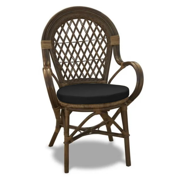 Capri kurvestol brun natur rattan med armlæn og sort hynde. hos HomeNordic