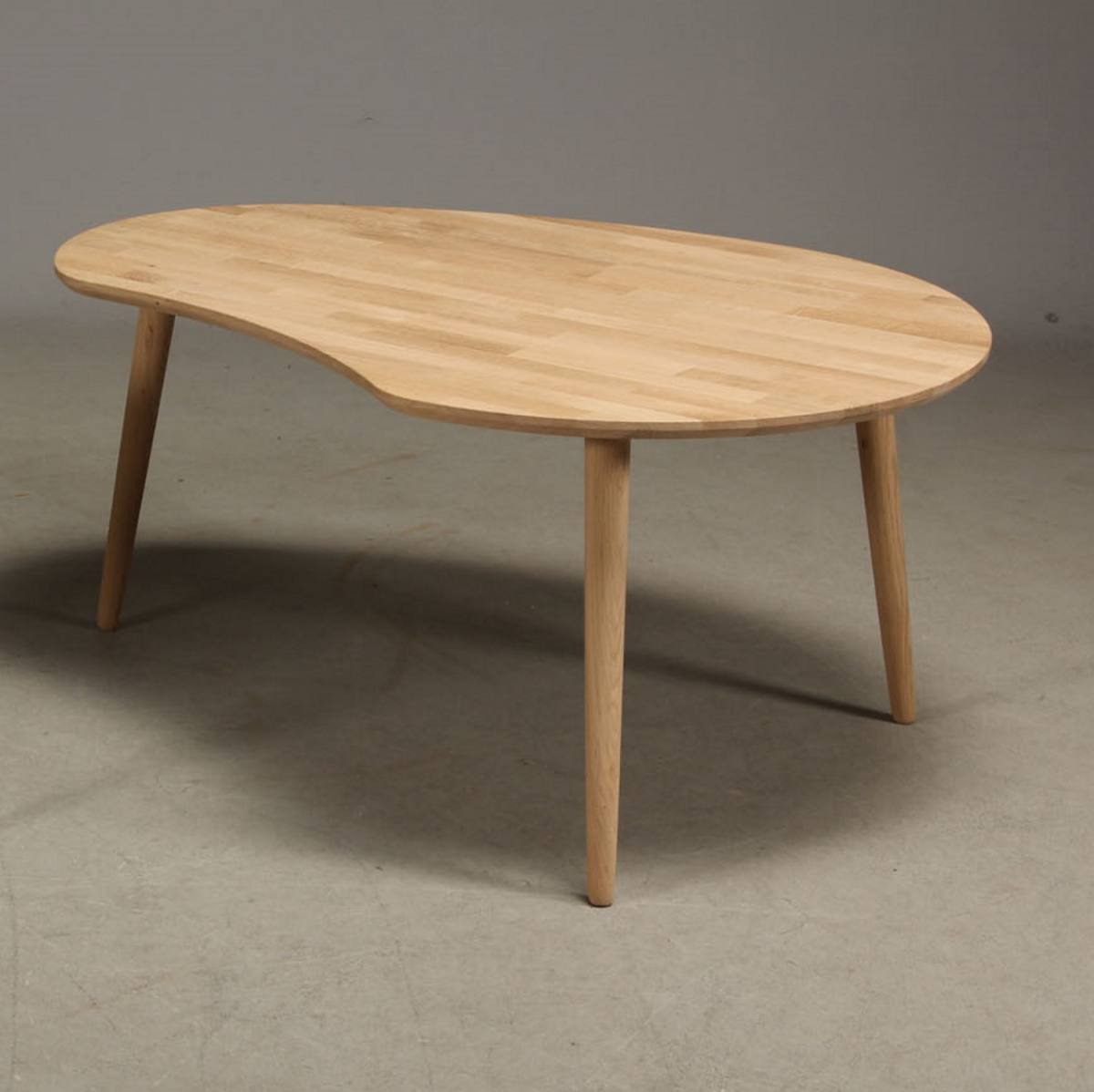 CT 10 - Sofabord i massiv eg med paletform og størrelse 89 x 66 cm, produktbillede 2 af 12, Nordisk design hos HomeNordic