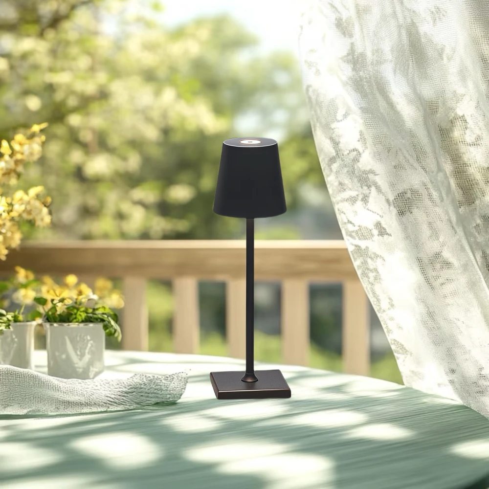 Opladelig LED mini bordlampe, Bordlamper hos HomeNordic