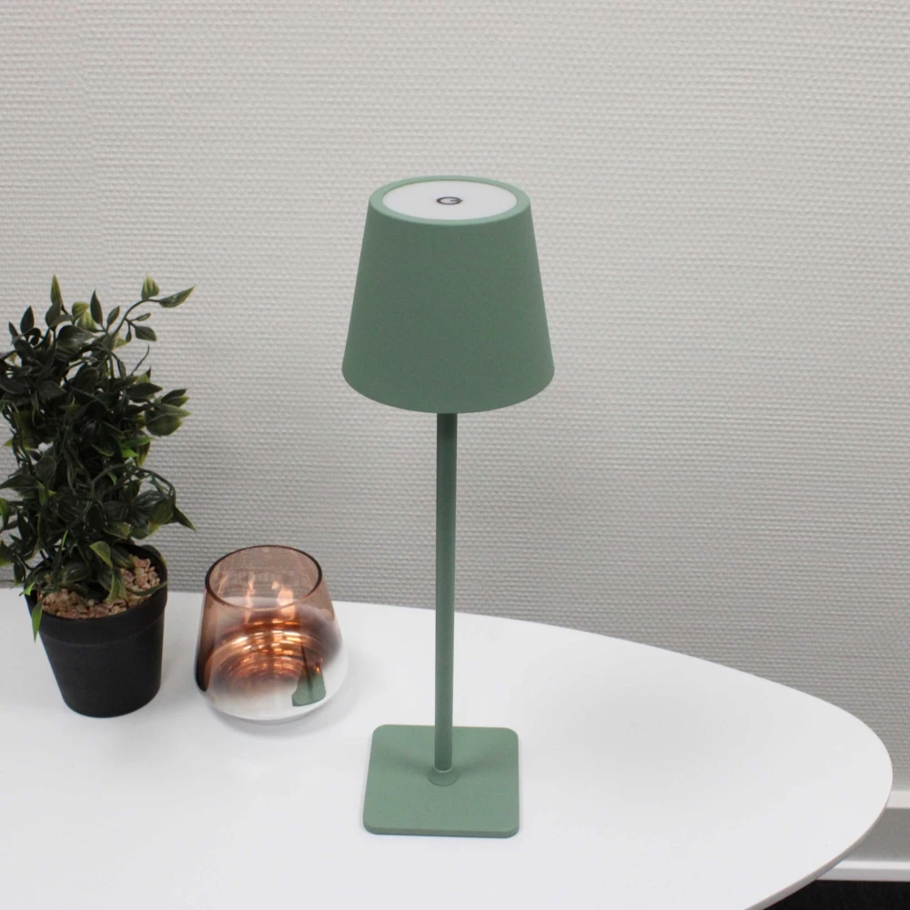 Opladelig LED bordlampe Inde/ude, Bordlamper hos HomeNordic