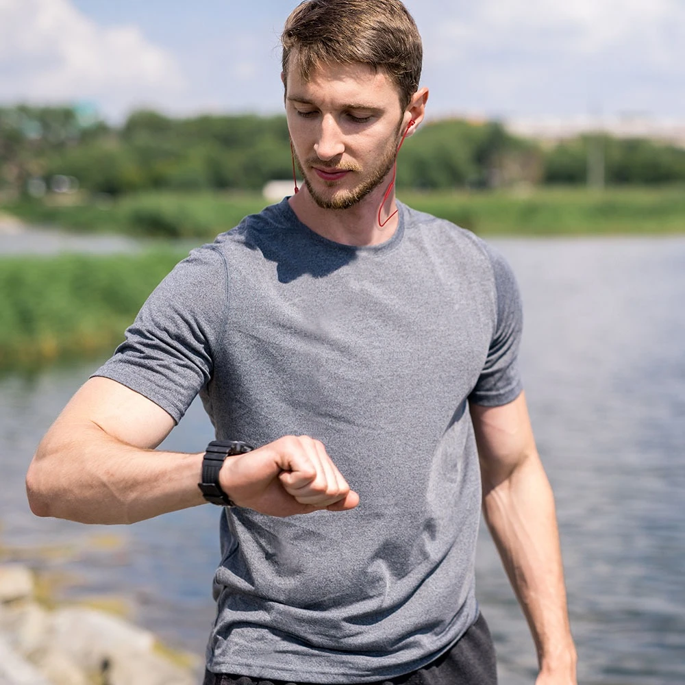 Bluetooth sport headset, rød, Batterier hos HomeNordic