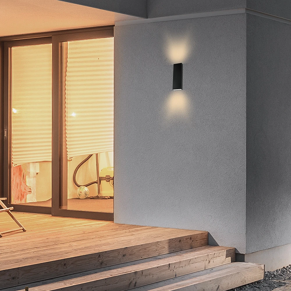 8W LED væglampe med op/ned lys, Væglamper hos HomeNordic