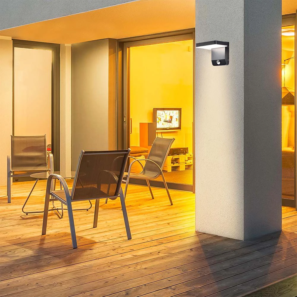 17W LED væglampe med sensor, kvadratisk, Væglamper hos HomeNordic