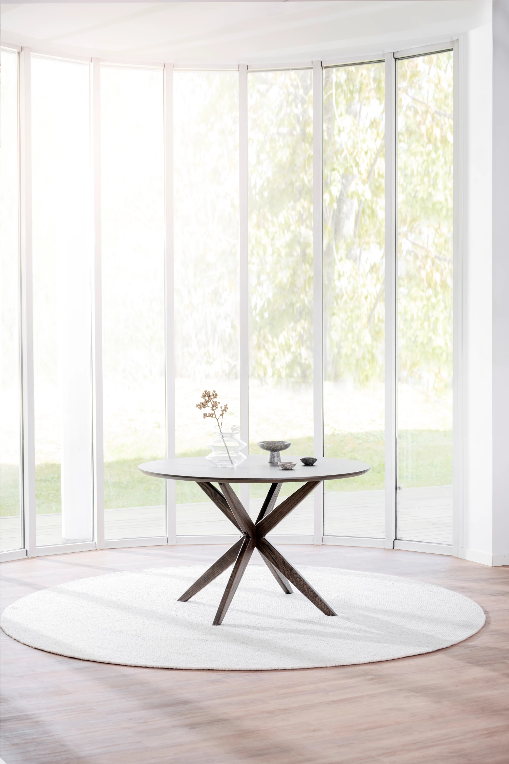 ROWICO Calverton spisebord, rund, produktbillede 5 af 8, Spiseborde hos HomeNordic