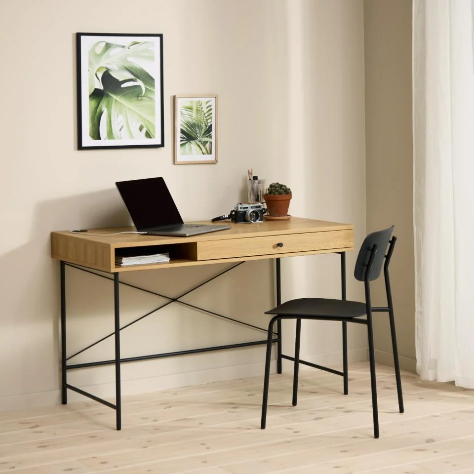 Pensacola Skrivebord, Melamin Egetræs-Look, 120x60x76 cm, produktbillede 13 af 16, Skriveborde hos HomeNordic