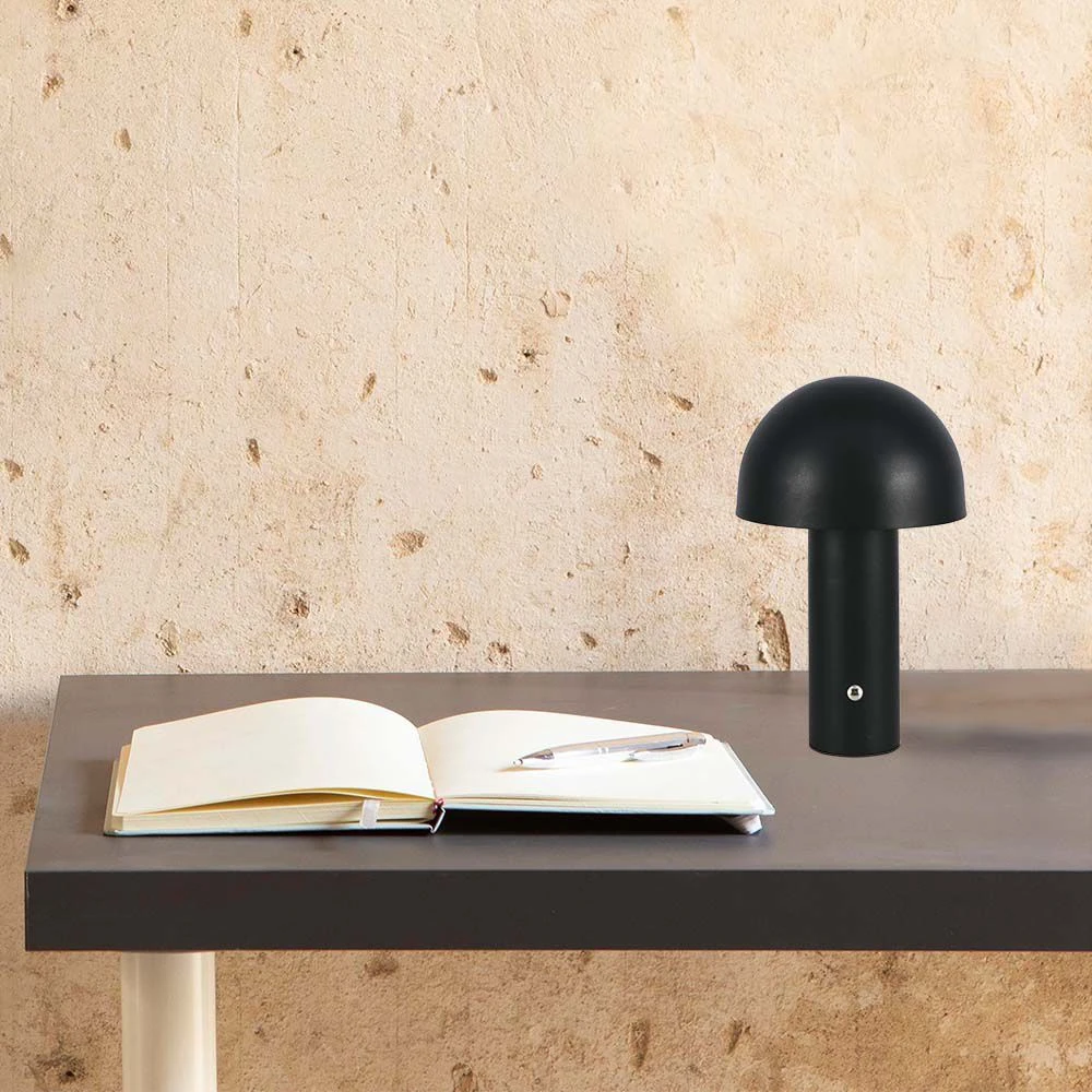 3W genopladelig LED bordlampe, sort, Bordlamper hos HomeNordic