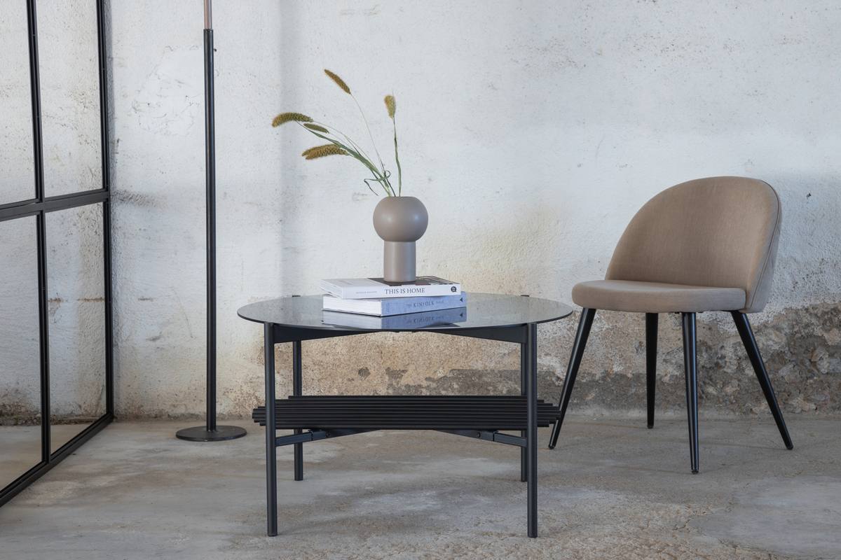 Bodia - Sofabord i røgfarvet glas og sort metal, produktbillede 4 af 9, Moderne designs hos HomeNordic
