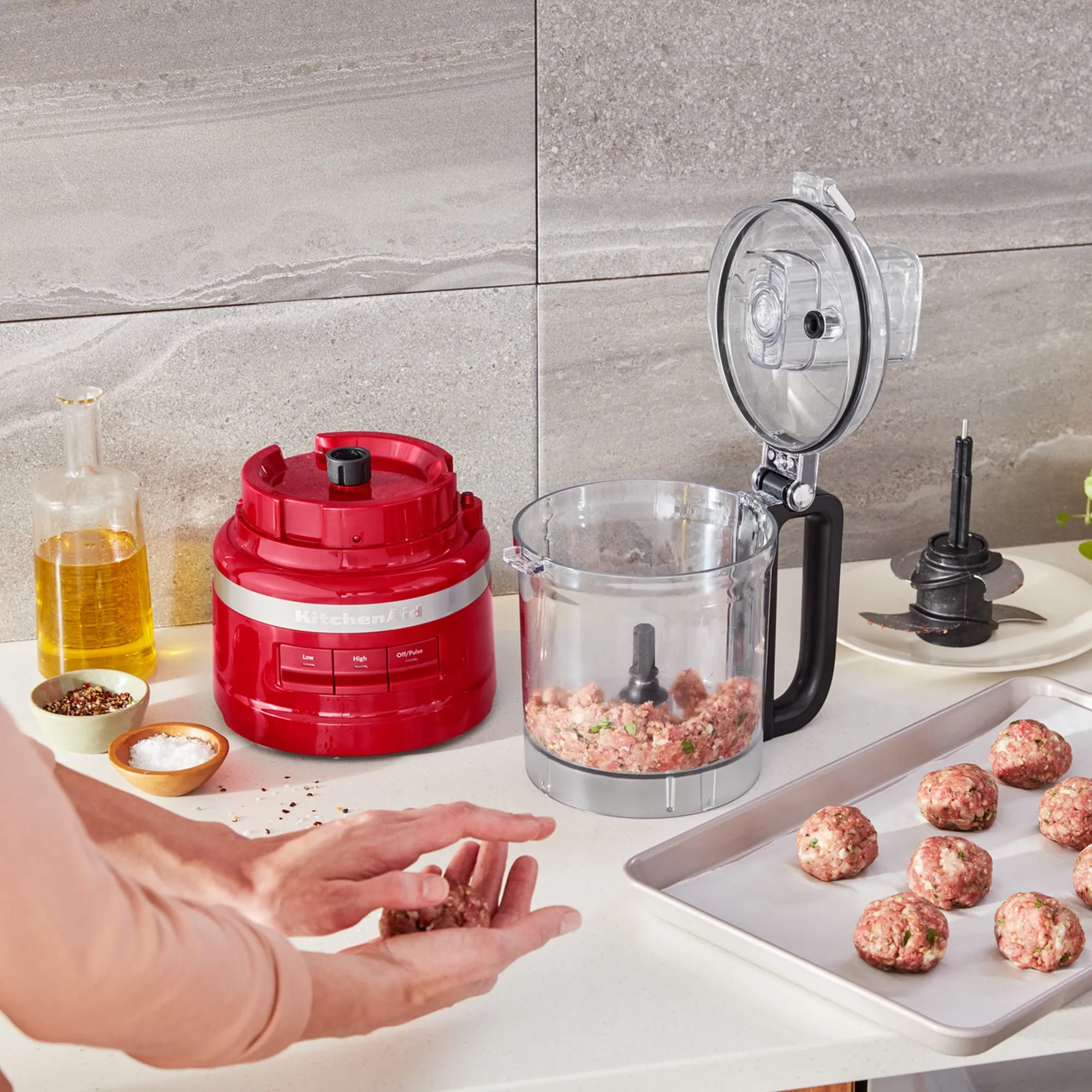 5KFP0921 Foodprocessor, 2,1 liter, empire red, produktbillede 10 af 15, Foodprocessorer hos HomeNordic