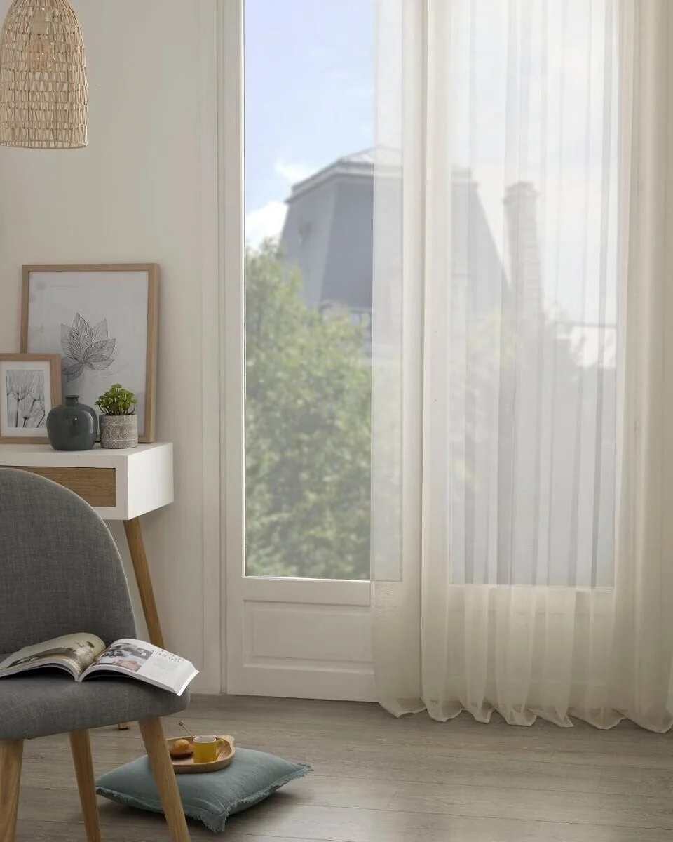 MOLY – Tyndt gardin, Lys beige, Gardiner hos HomeNordic