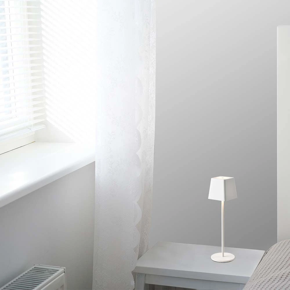 Opladelig LED bordlampe Inde/ude, Bordlamper hos HomeNordic