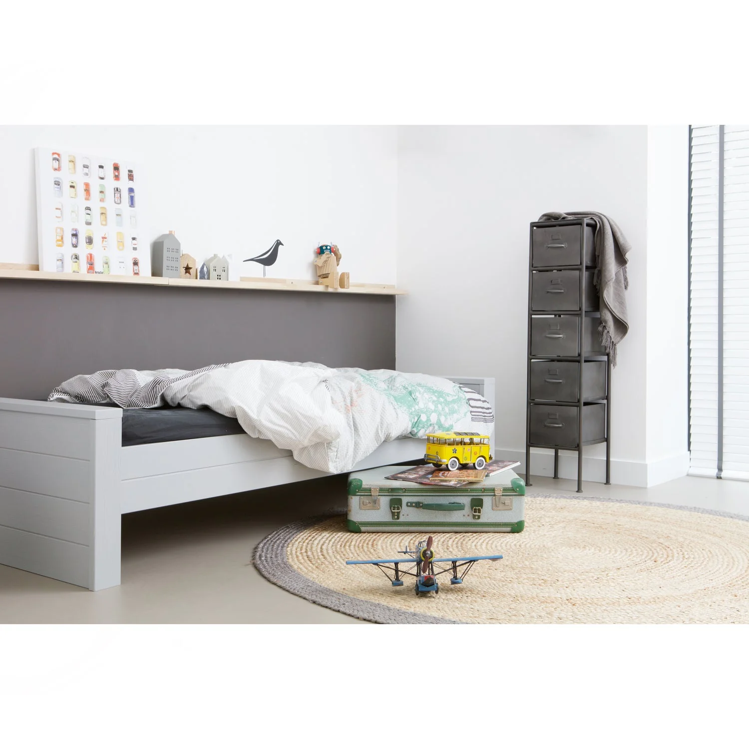 WOOOD - Dennis Seng 90x200 Fyrretræ Betongrå FSC 53x219x95 cm, produktbillede 3 af 6, Senge hos HomeNordic
