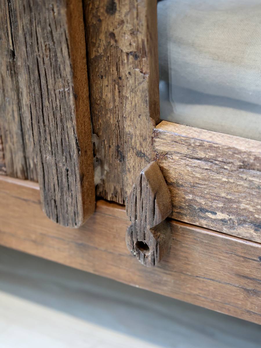 CHIC ANTIQUE GRIMAUD SKAB M/GLASLÅGER NATUR, produktbillede 7 af 8, Vitrineskabe hos HomeNordic