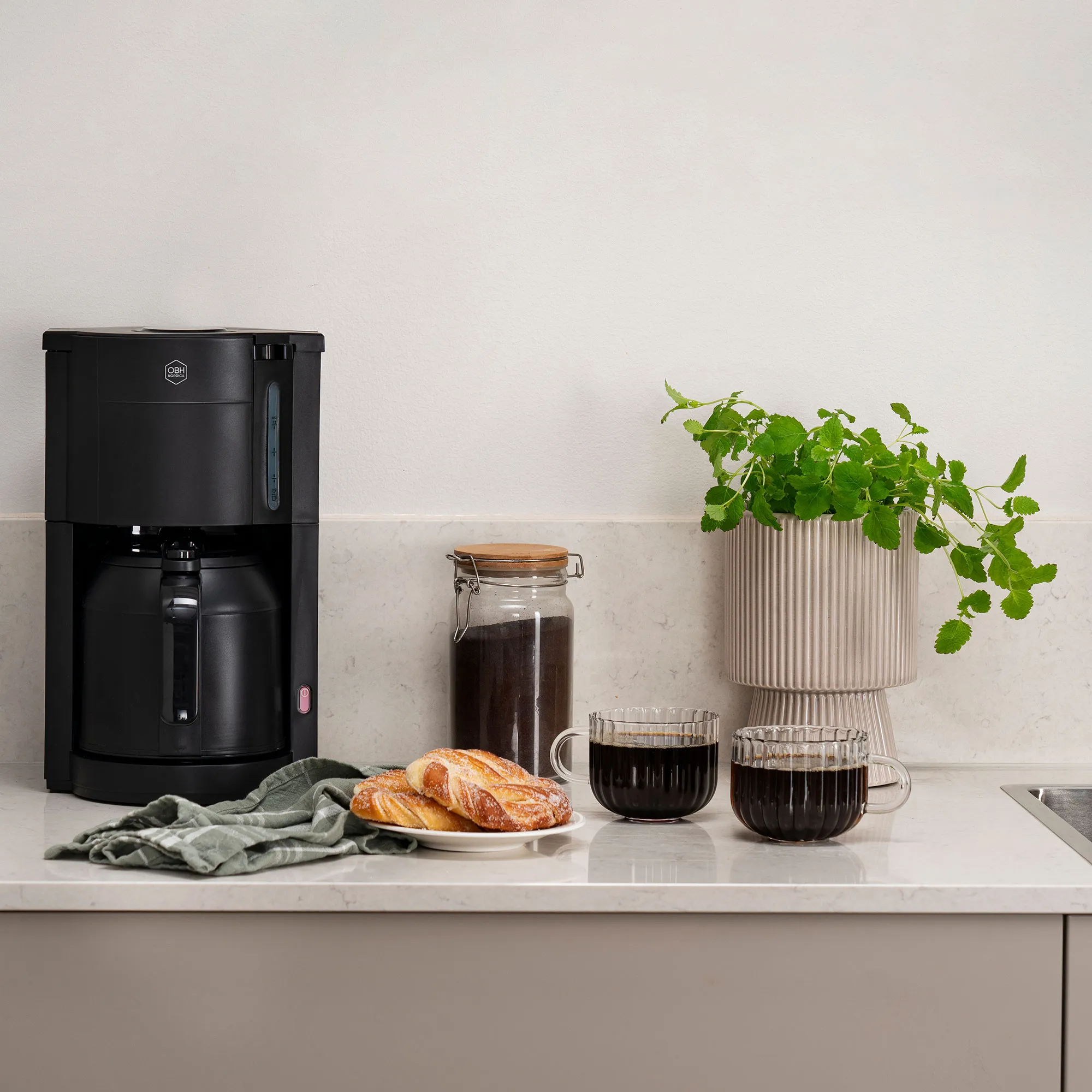 Pro Aroma kaffemaskine, sort, produktbillede 7 af 7, Kaffemaskiner hos HomeNordic