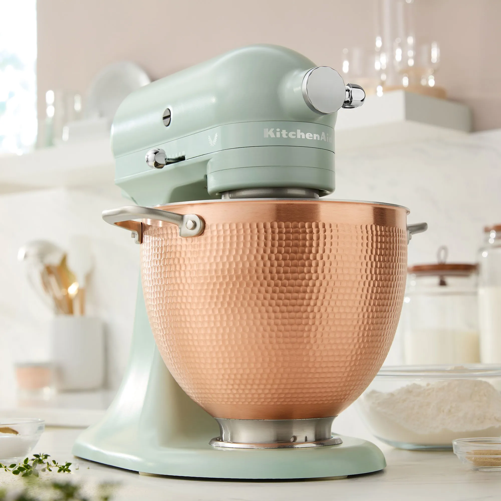 Artisan KSM180 Blossom køkkenmaskine med kobberskål, 4,7 liter, produktbillede 8 af 10, Røremaskiner hos HomeNordic
