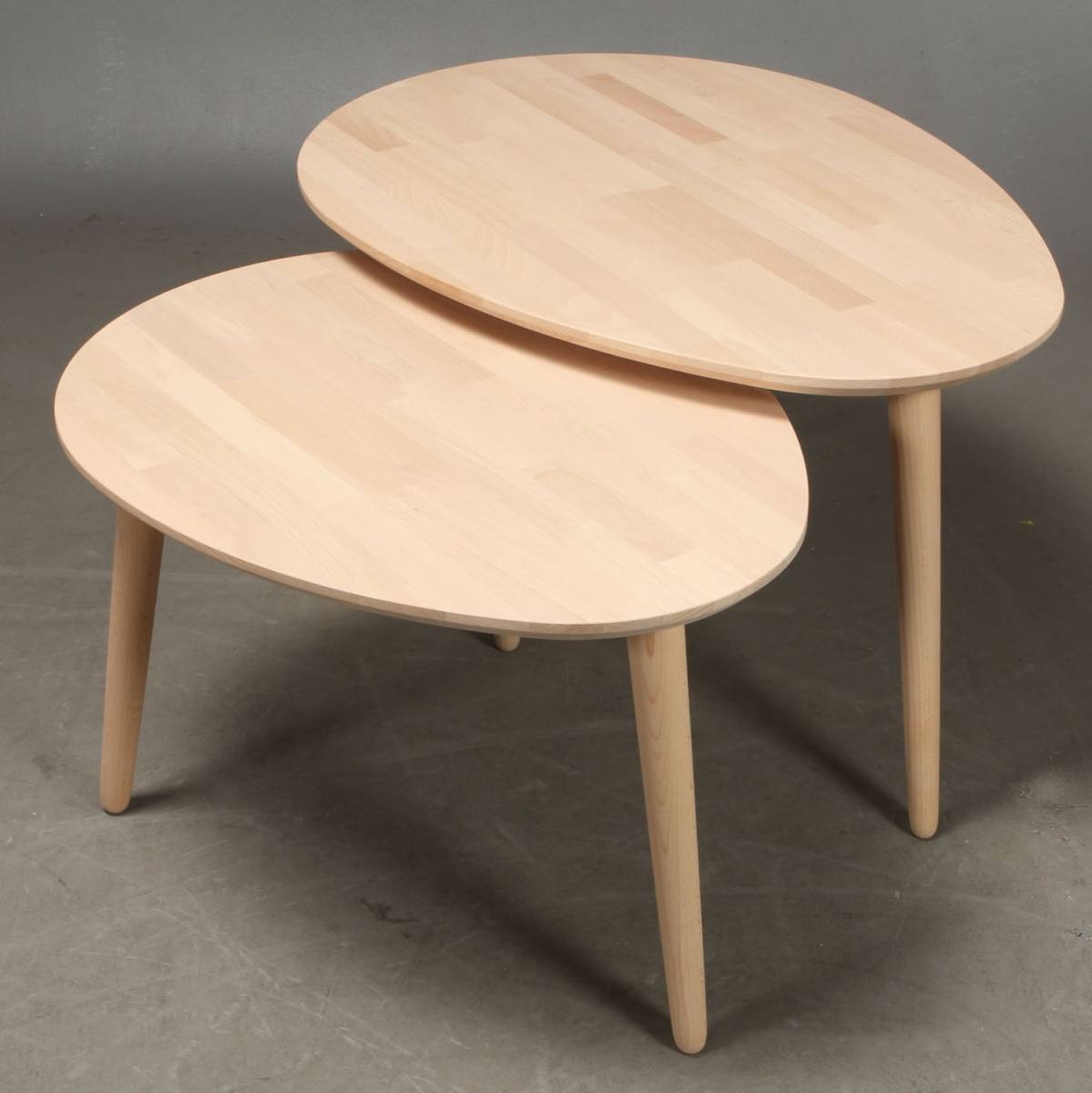 CT 10 - Sofabord i massiv bøg med dråbeform og størrelse 89 x 66 cm, produktbillede 3 af 6, Nordisk design hos HomeNordic