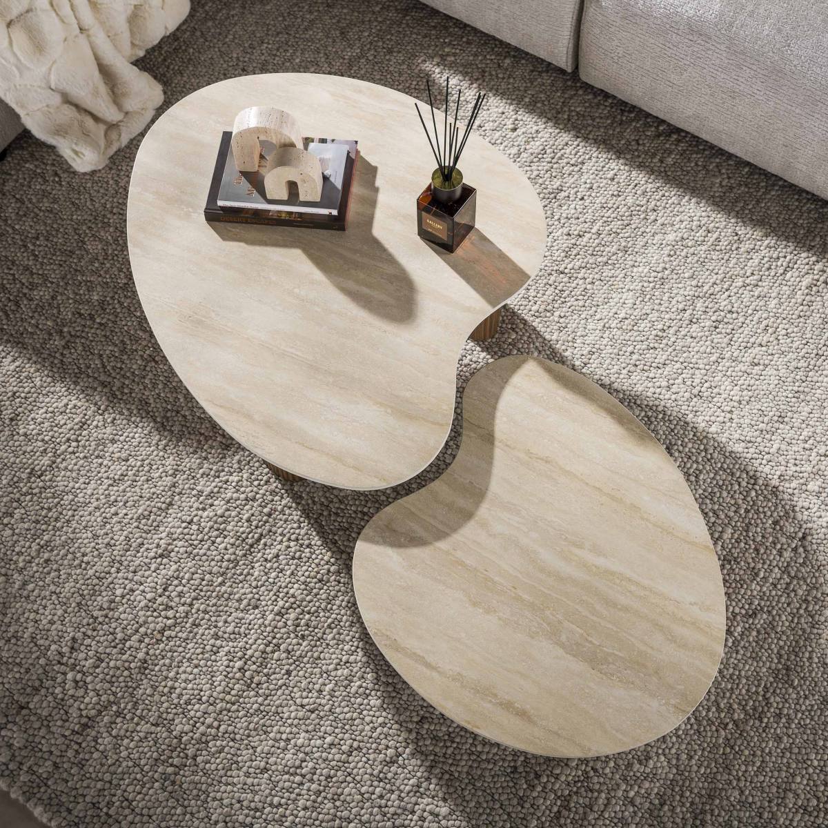 Katla - Sofabordssæt i travertin og eg, produktbillede 3 af 7, Moderne designs hos HomeNordic