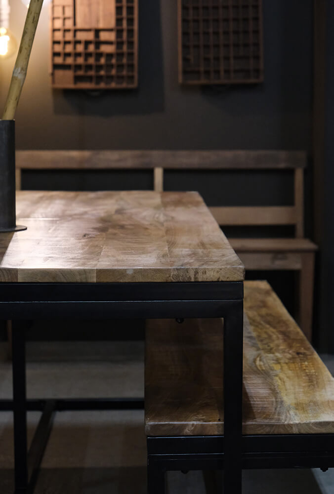 TRADEMARK LIVING SPISEBORD RONALDO SORT STEL, produktbillede 4 af 6, Spiseborde hos HomeNordic