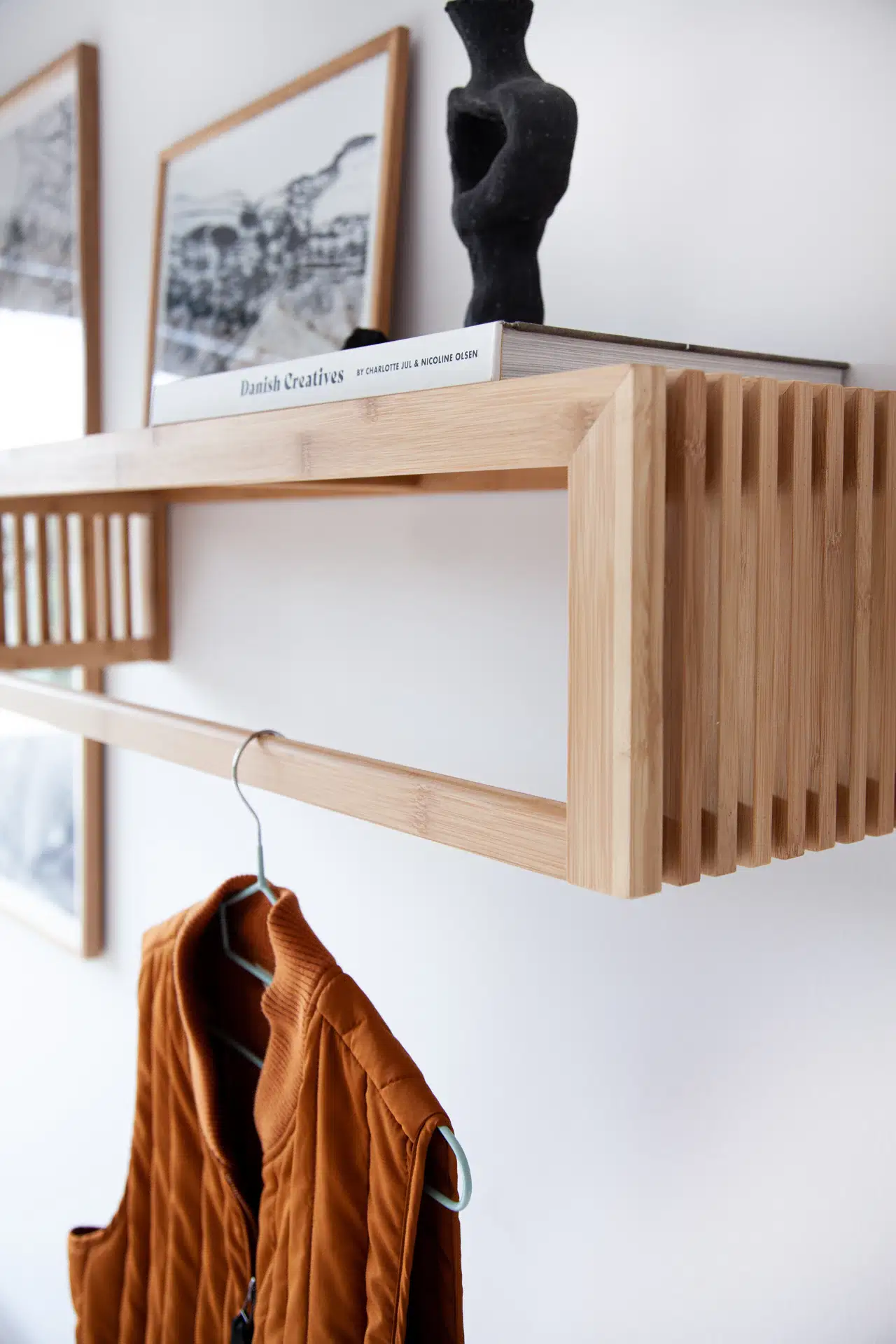 CINAS RIB SORT GARDERROBEHYLDE, produktbillede 3 af 3, Hylder hos HomeNordic