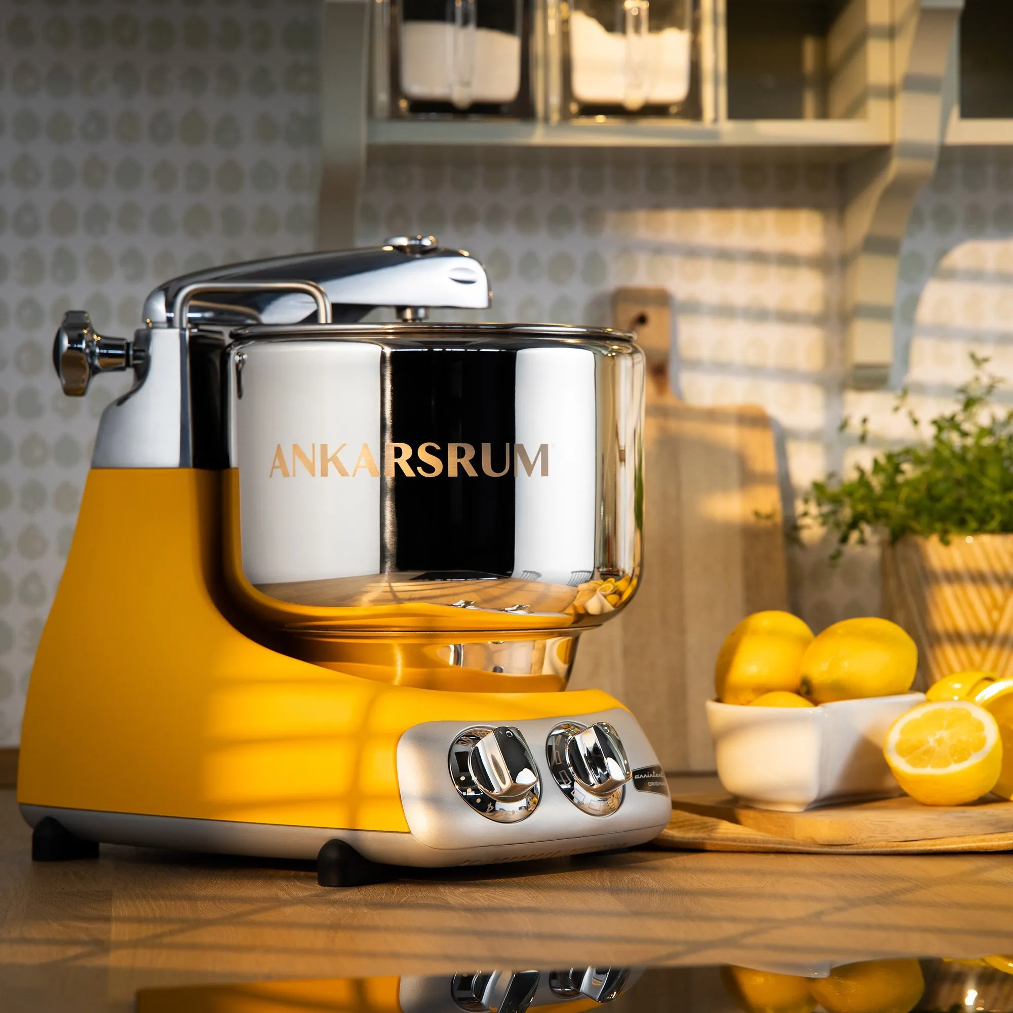 Assistent AKM 6230 røremaskine + komplet kødhakker, sunbeam yellow, produktbillede 4 af 4, Røremaskiner hos HomeNordic