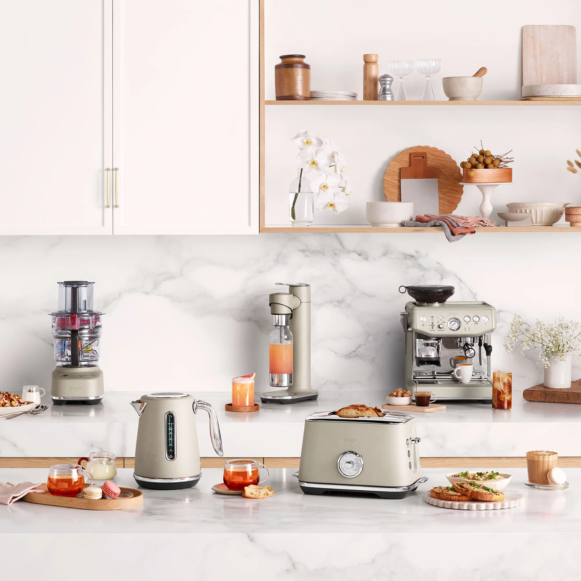 SKE735ALM Soft Top Luxe elkedel, almond nougat, produktbillede 3 af 4, Elkedler hos HomeNordic
