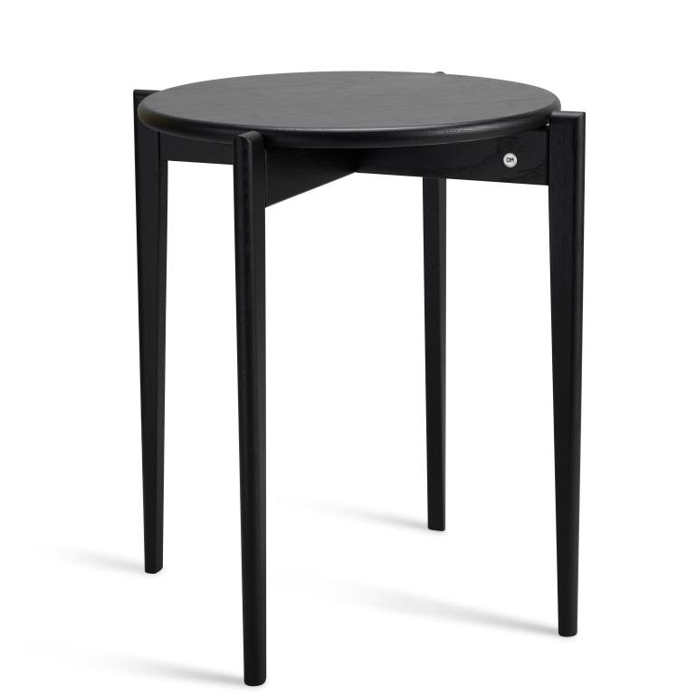 Swish, Rundt hjørnebord i massiv eg og fem forskellige finish. Ø 51 x, produktbillede 2 af 24, Nordisk design hos HomeNordic