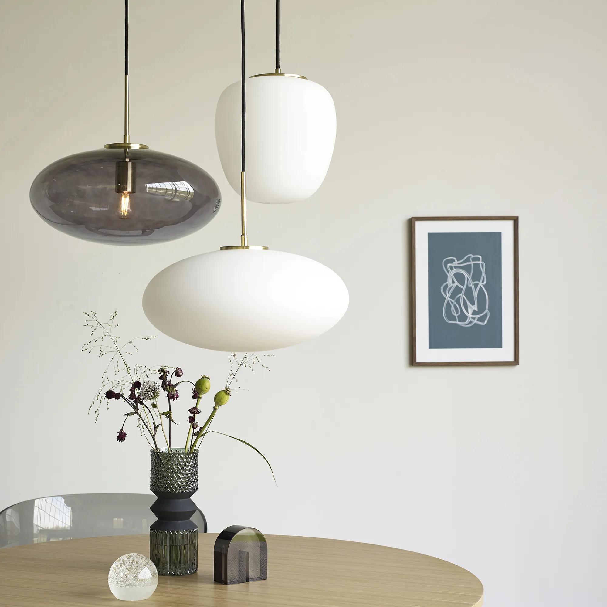 Muse - Hvid Messing Loftlampe, produktbillede 2 af 2, Loftlamper hos HomeNordic