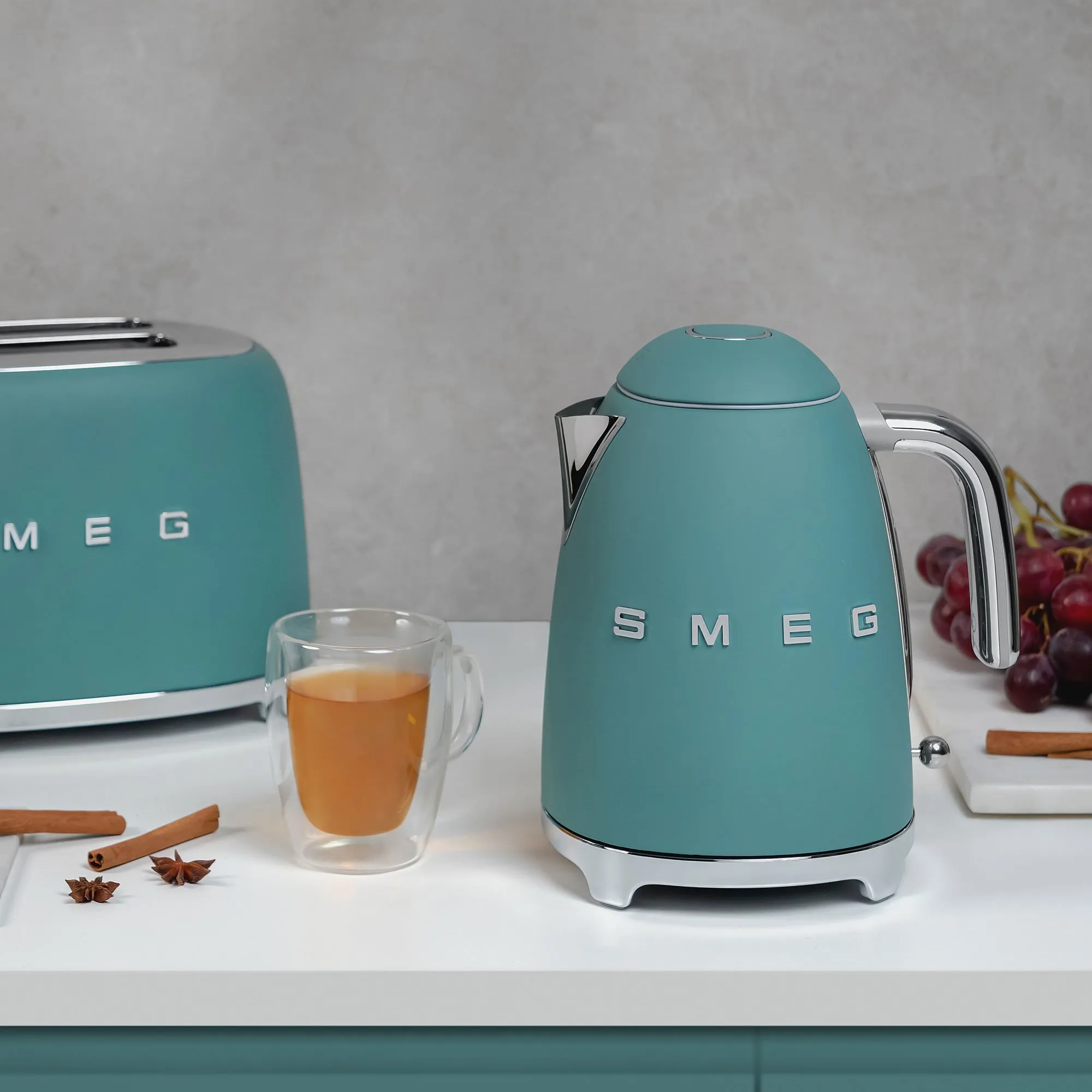 Elkedel 1,7 liter, emerald green, produktbillede 6 af 7, Elkedler hos HomeNordic