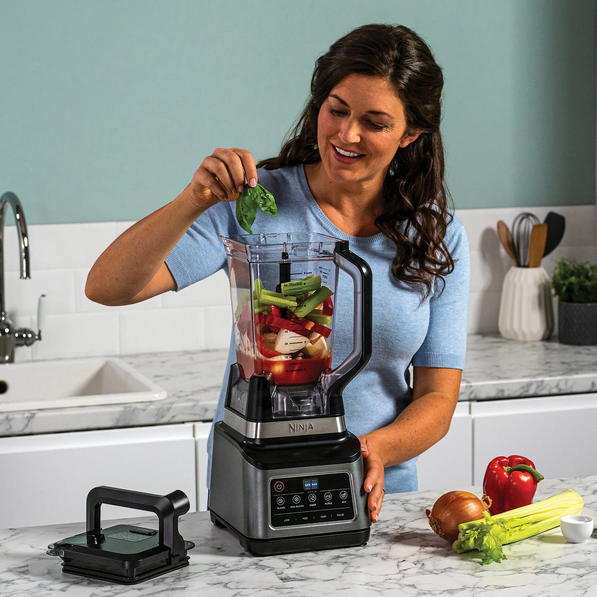 BN800EU Auto-iQ 3-In-1 Foodprocessor, produktbillede 13 af 13, Foodprocessorer hos HomeNordic