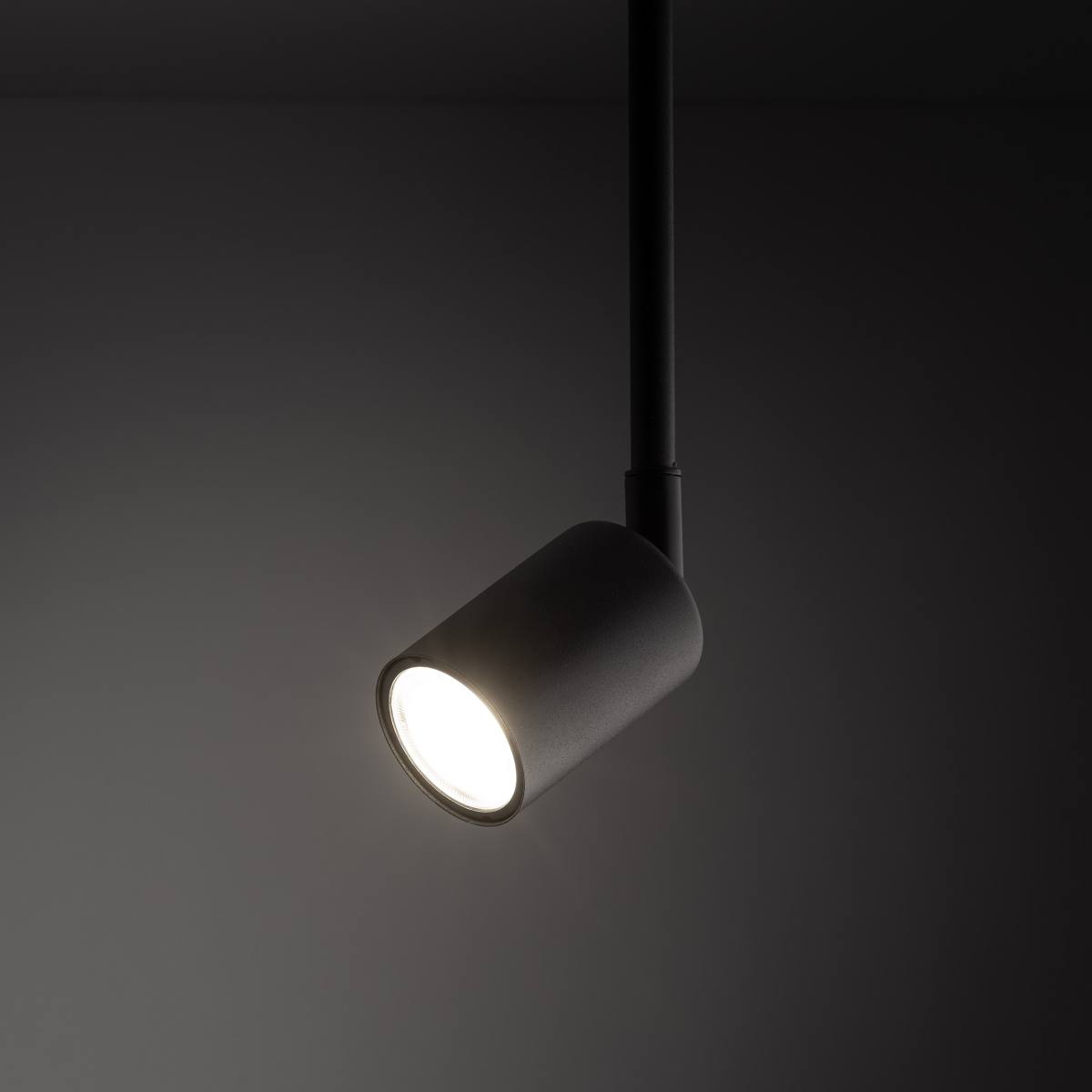 TK Tracer Long loftlampe, produktbillede 3 af 4, Loftlamper hos HomeNordic