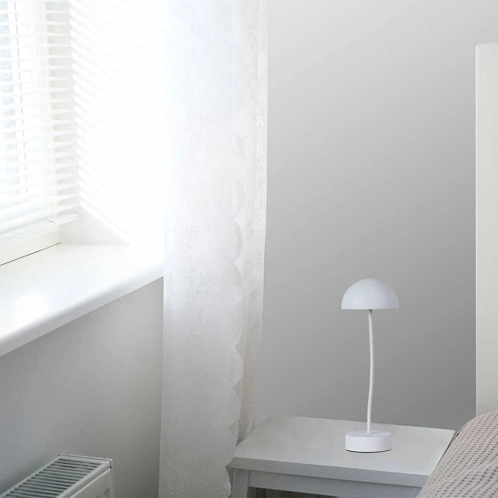 3W genopladelig LED bordlampe med touch dæmp, Bordlamper hos HomeNordic