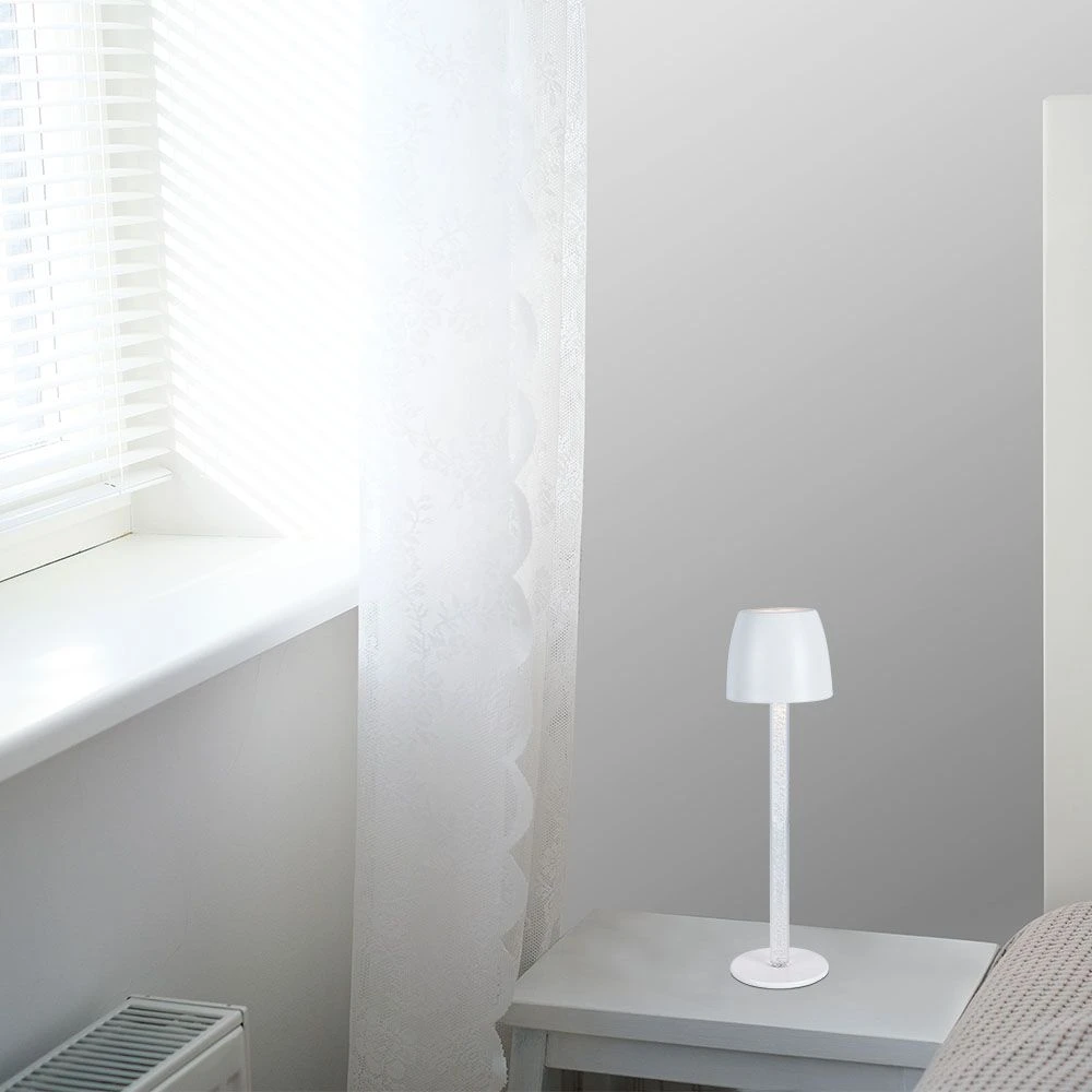 3W genopladelig LED bordlampe, touch dæmpbar, Bordlamper hos HomeNordic