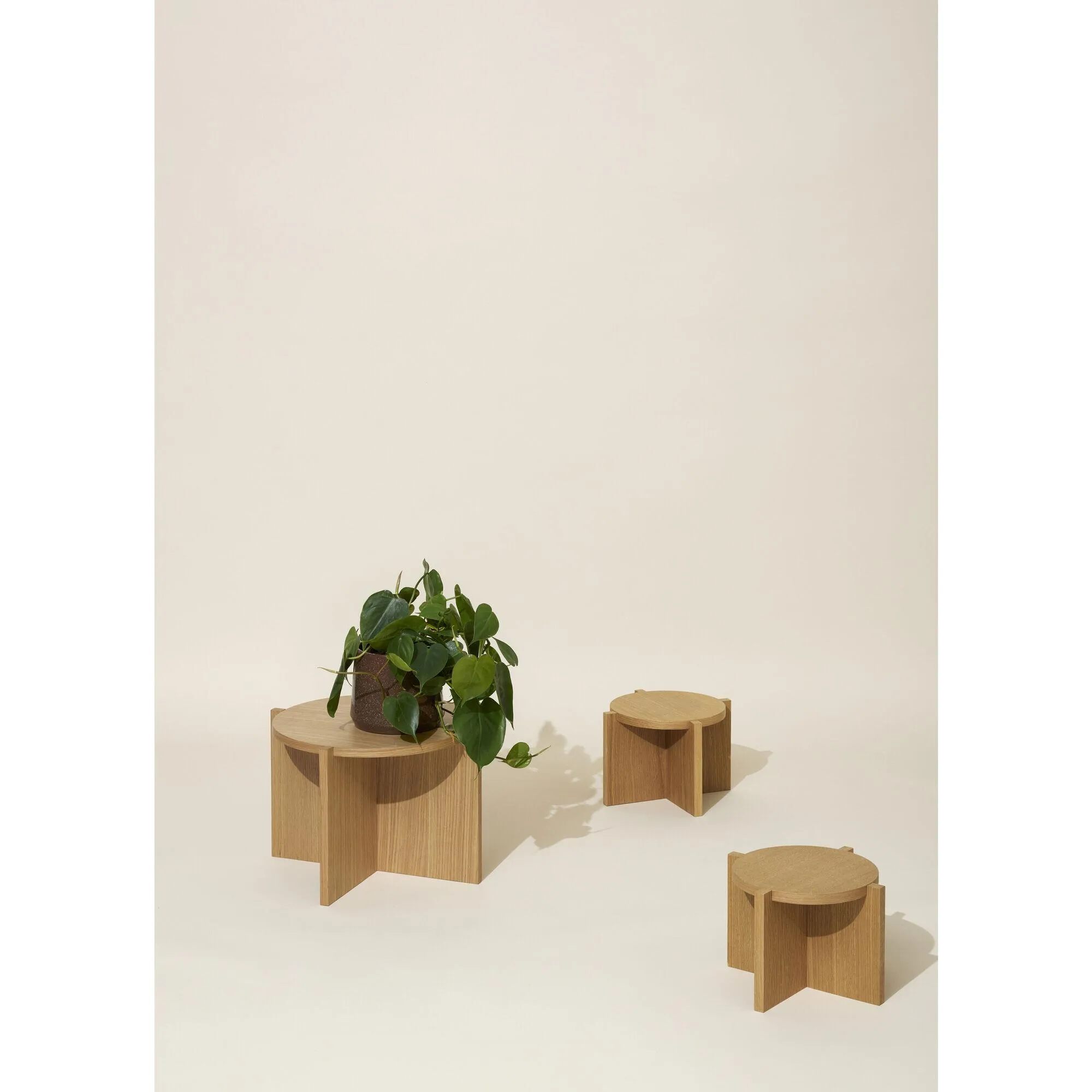 Nomad Plantestander Lav, produktbillede 4 af 4, Sideborde hos HomeNordic