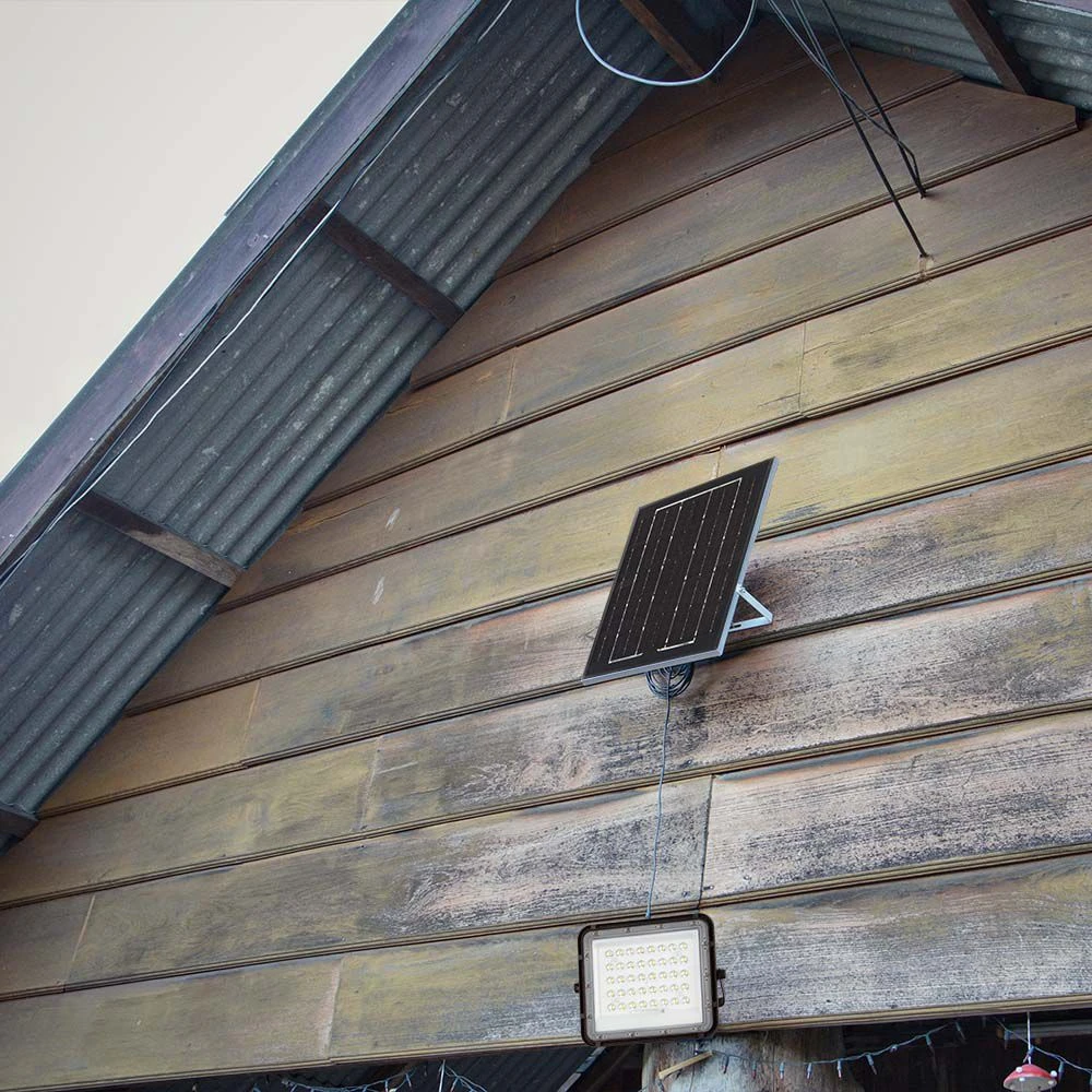 80W Solcelle LED projektør med fjernbetjening, Projektører hos HomeNordic