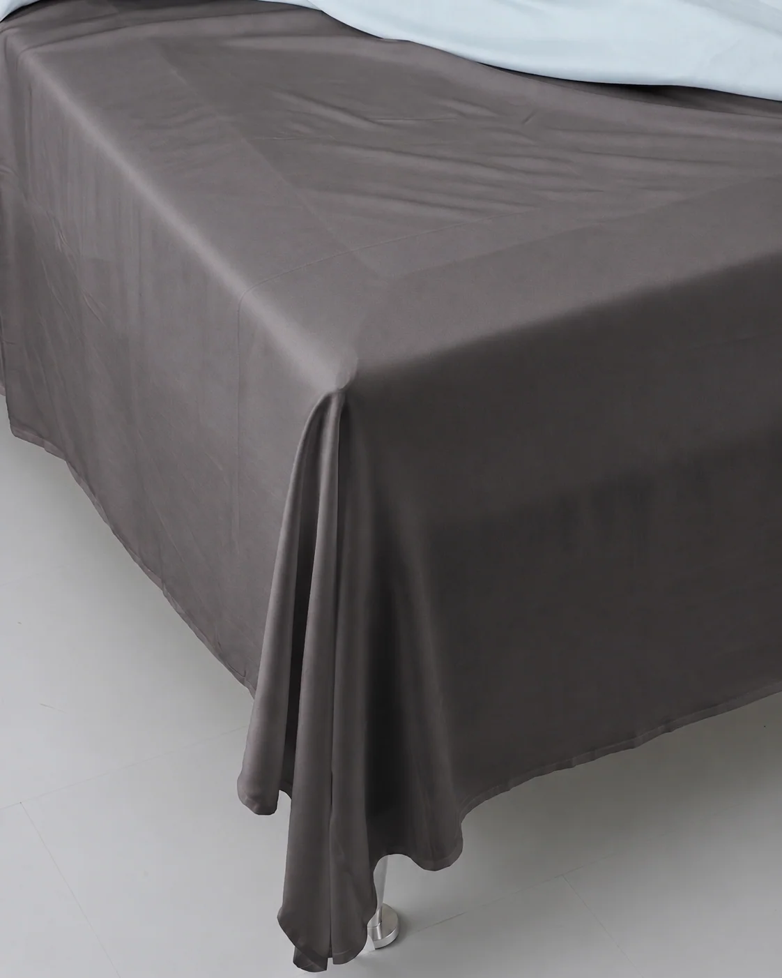 Bambus fladlagen | Dark grey | 150x260, Sengetøj hos HomeNordic