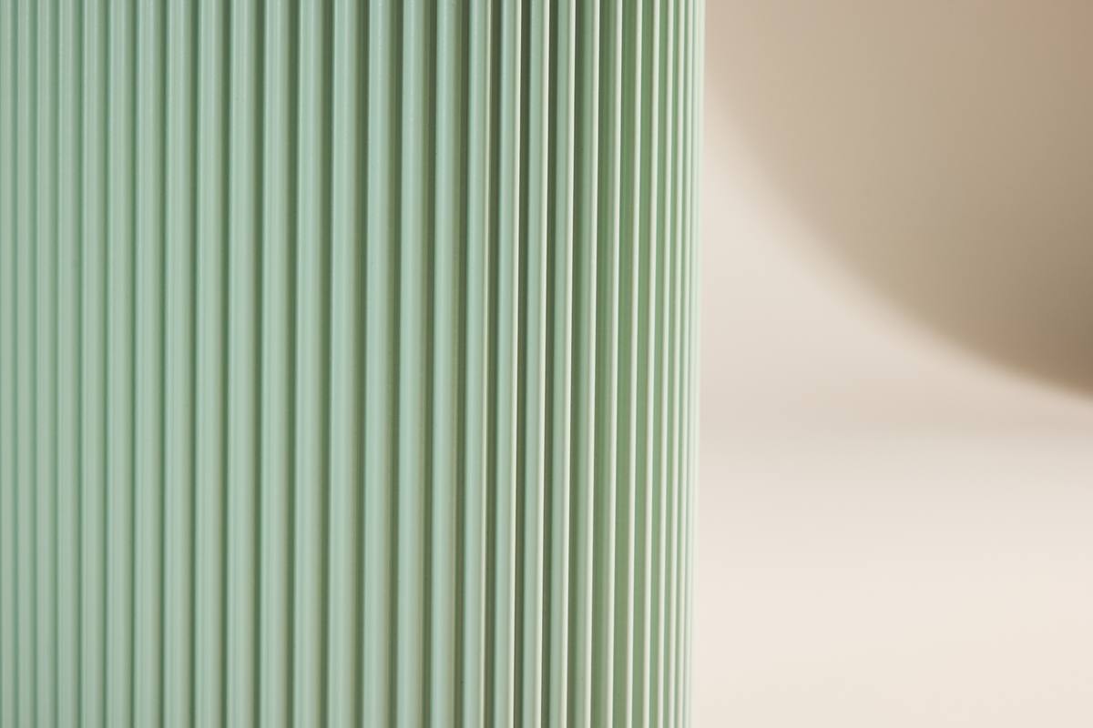 Luups - Sidebord/blomstersøjle i lysegrøn MDF, diameter 30,5 cm., produktbillede 5 af 6, Moderne designs hos HomeNordic