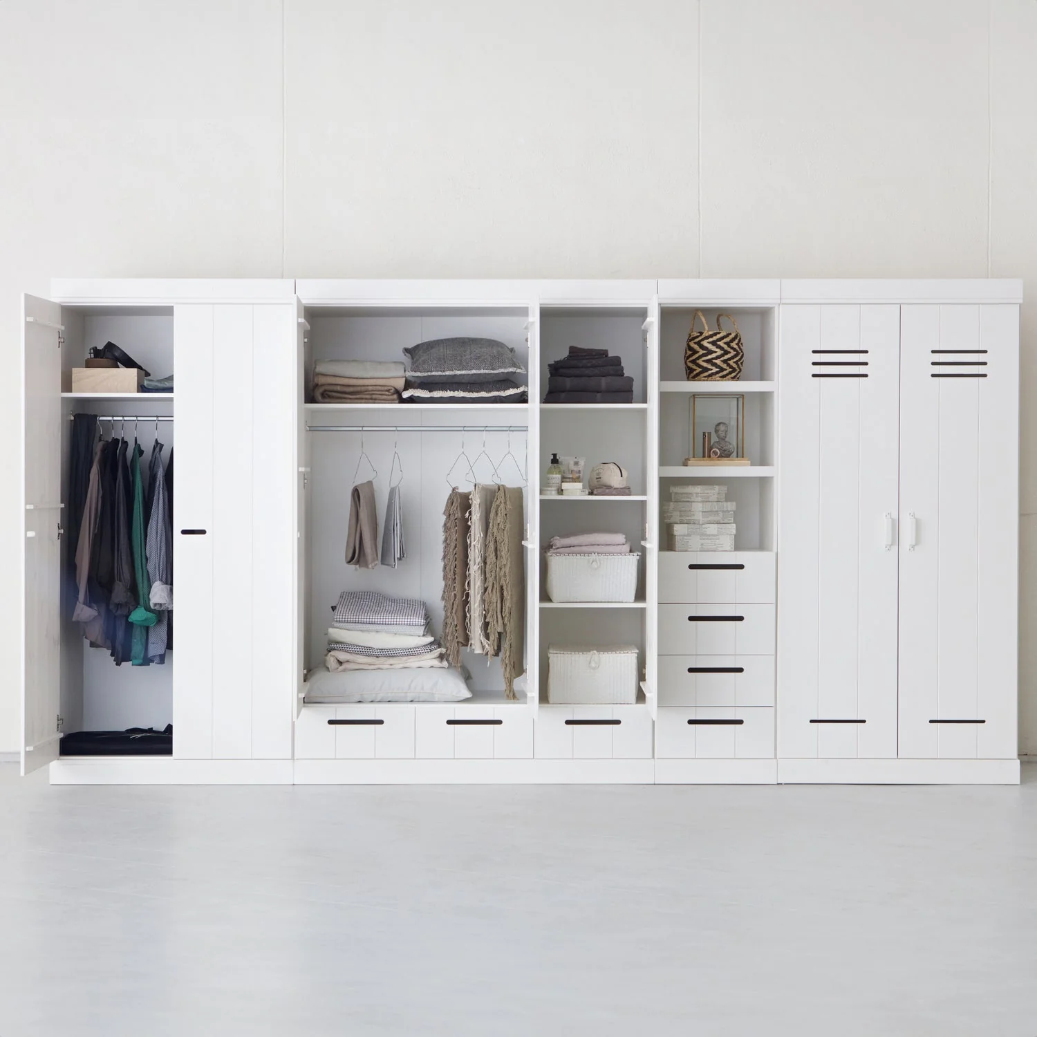 WOOOD - Connect 2-Dørs Skab Skydedøre Hvid FSC 195x94x53 cm, produktbillede 2 af 6, Garderobeskabe hos HomeNordic