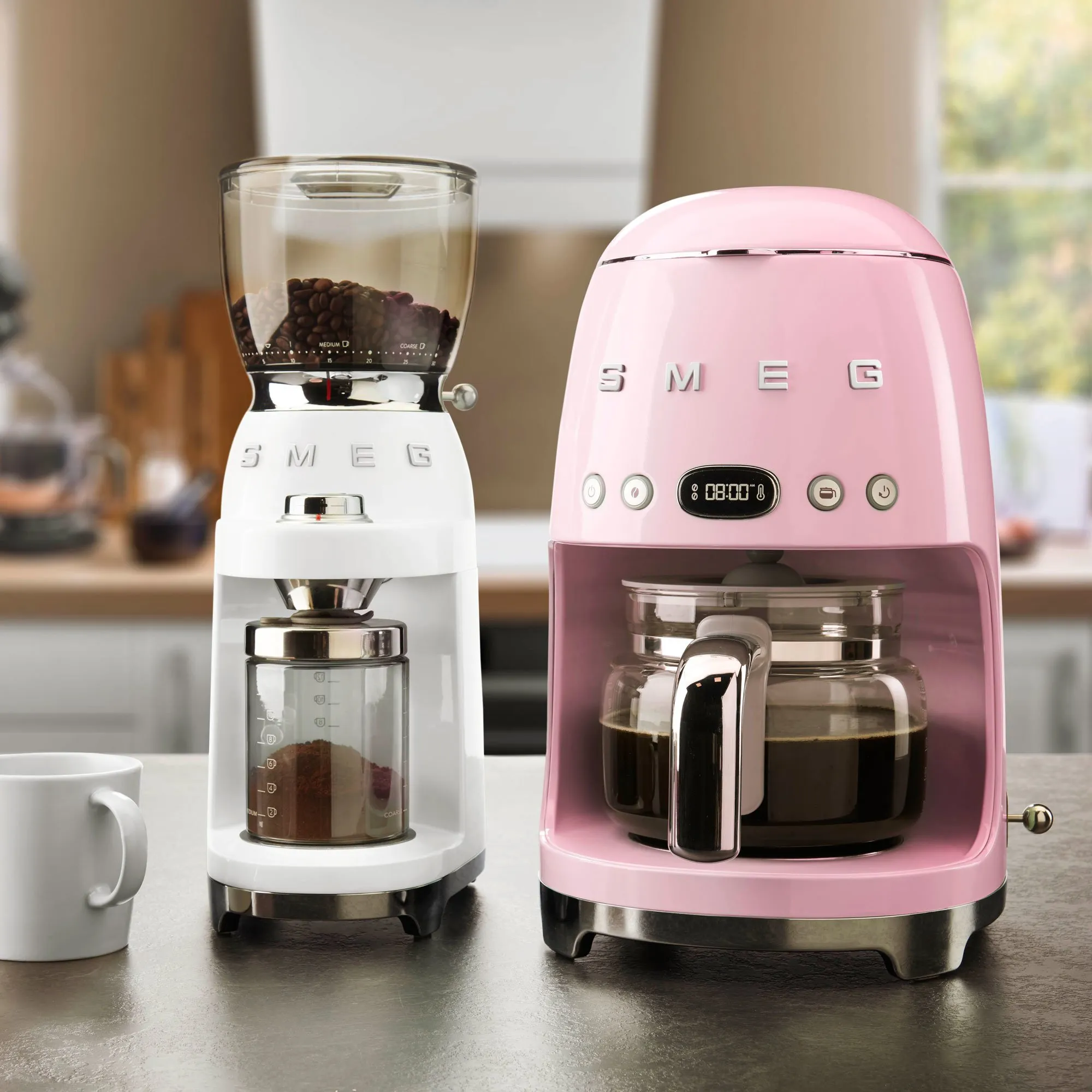 DCF02PKEU Retro kaffemaskine, rosa, produktbillede 4 af 4, Kaffemaskiner hos HomeNordic