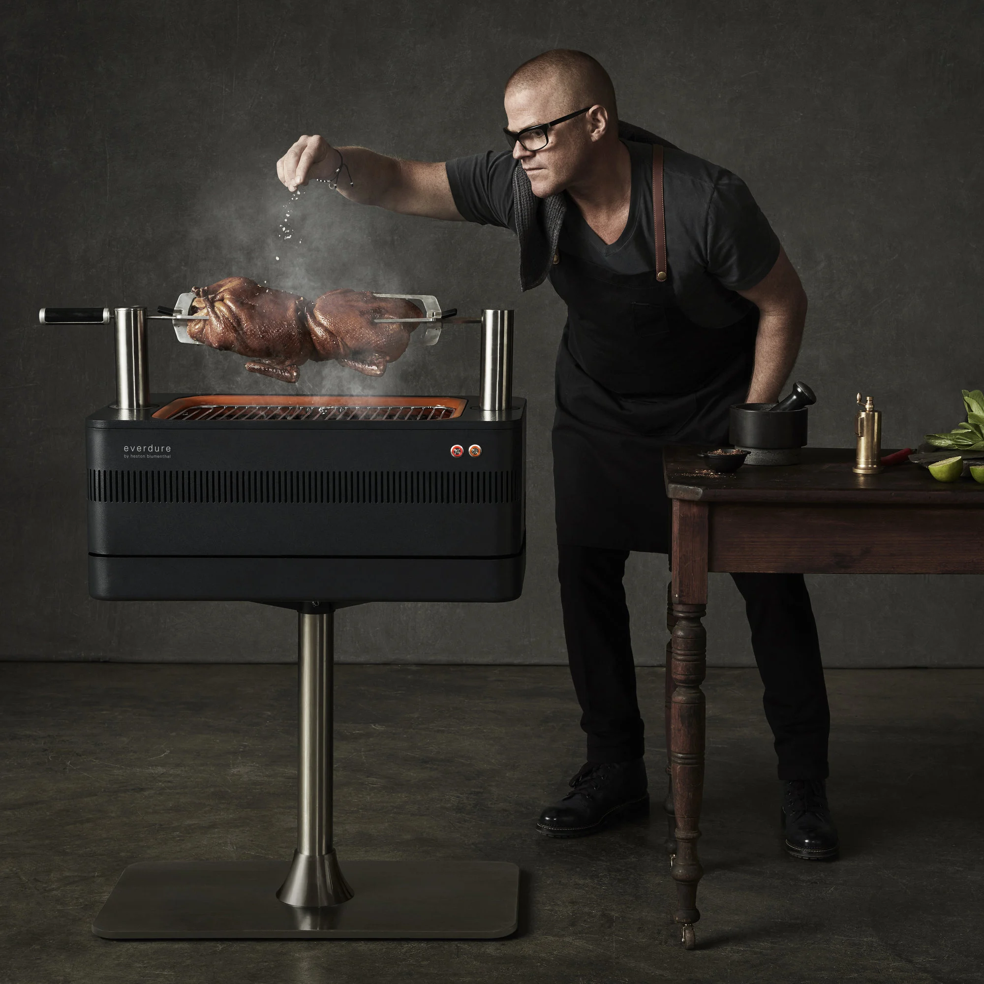EVERDURE FUSION KULGRILL/INKL FOD SORT, produktbillede 8 af 9 hos HomeNordic