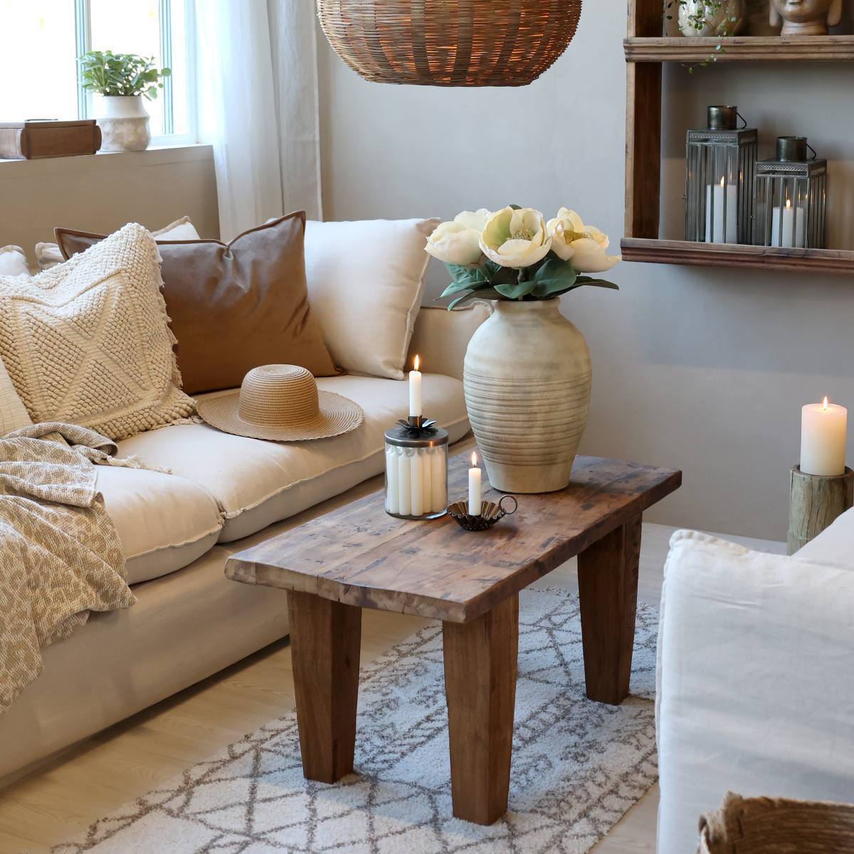 CHIC ANTIQUE GRIMAUD SOFABORD, produktbillede 2 af 5, Sideborde hos HomeNordic