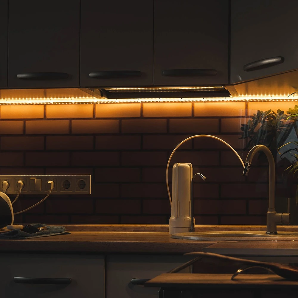 12W/m LED Striplys, LED-strips hos HomeNordic