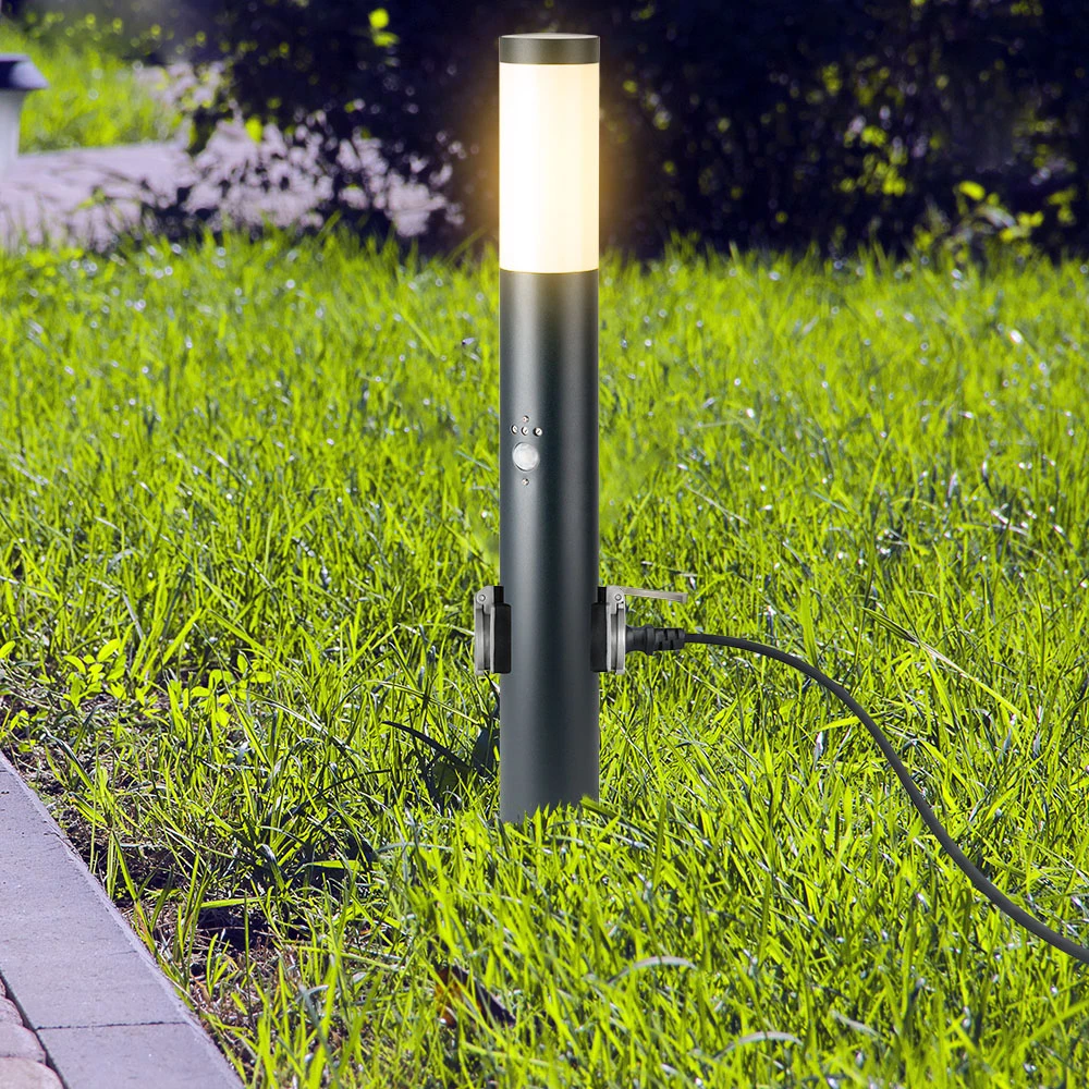 60cm havelampe med PIR sensor og 2 stikudtag, Udendørslamper hos HomeNordic