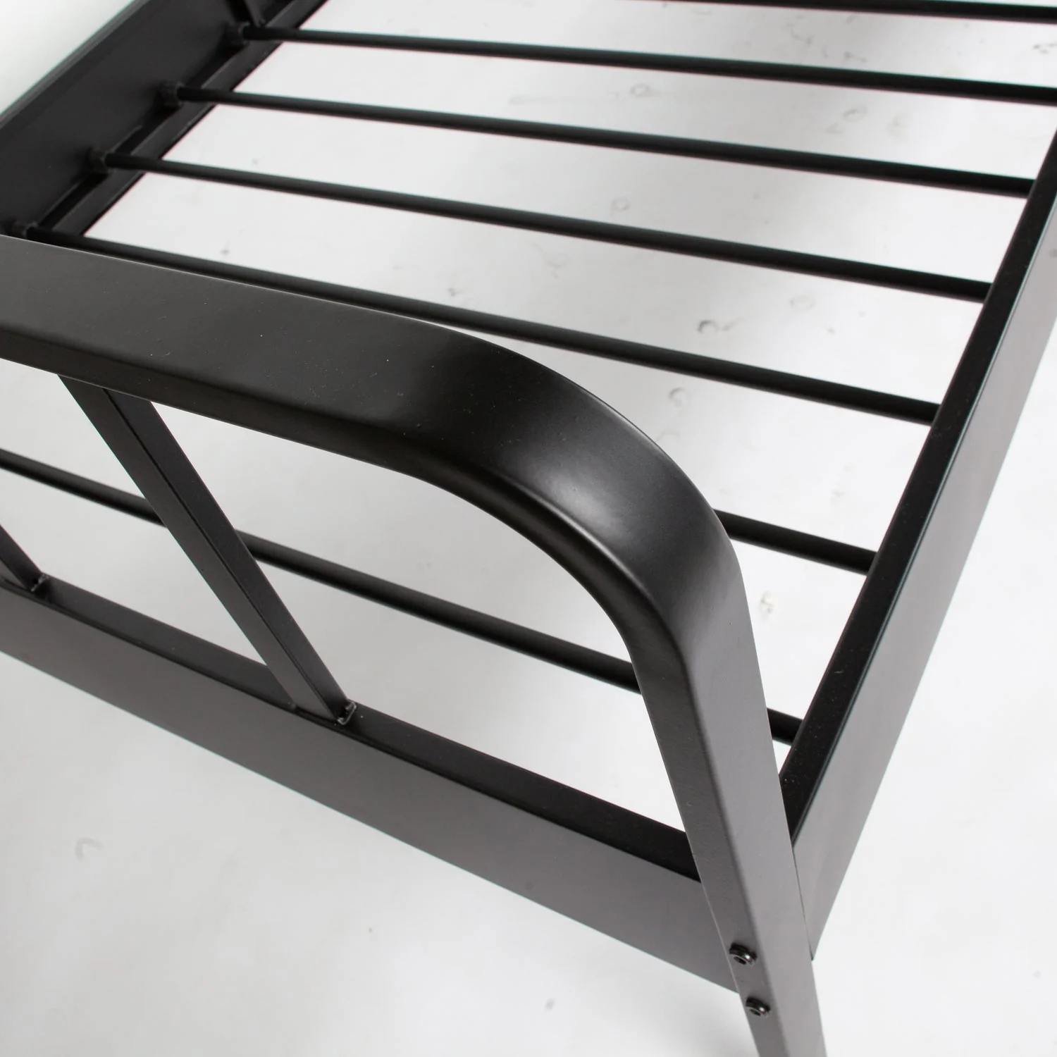 WOOOD - Mees Seng Metal Sort 90x200 cm 90x208x95 cm, produktbillede 7 af 8, Senge hos HomeNordic