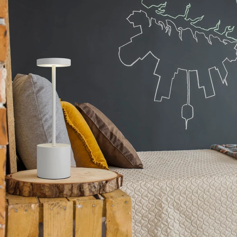 Opladelig LED bordlampe, Bordlamper hos HomeNordic