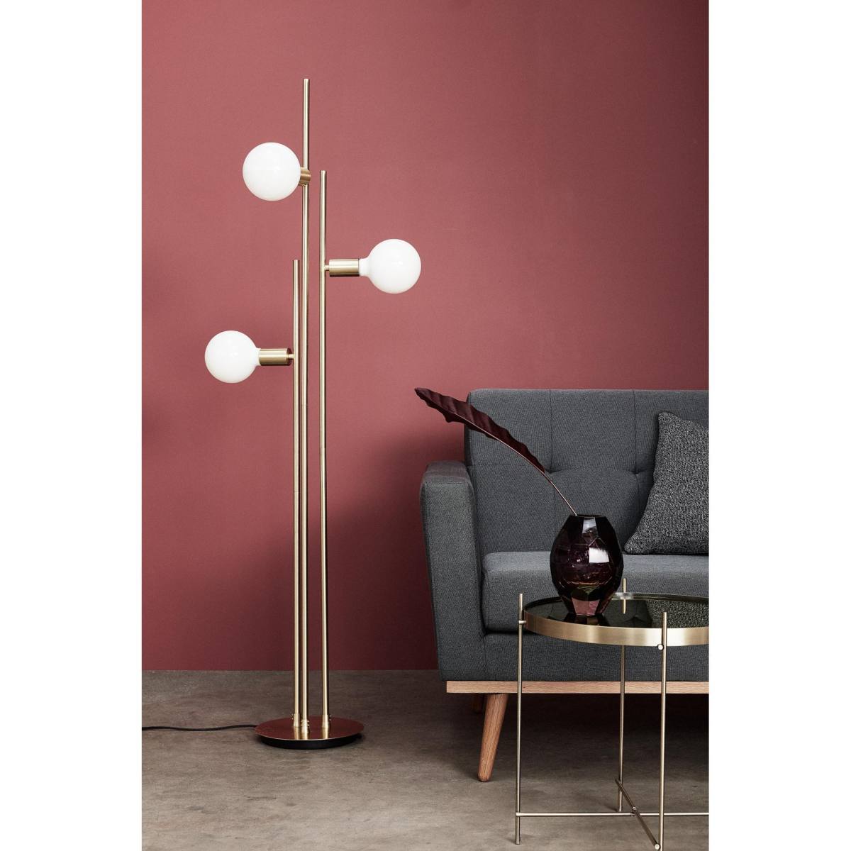 Balance - Gulvlampe i messing, produktbillede 2 af 2, Gulvlamper hos HomeNordic