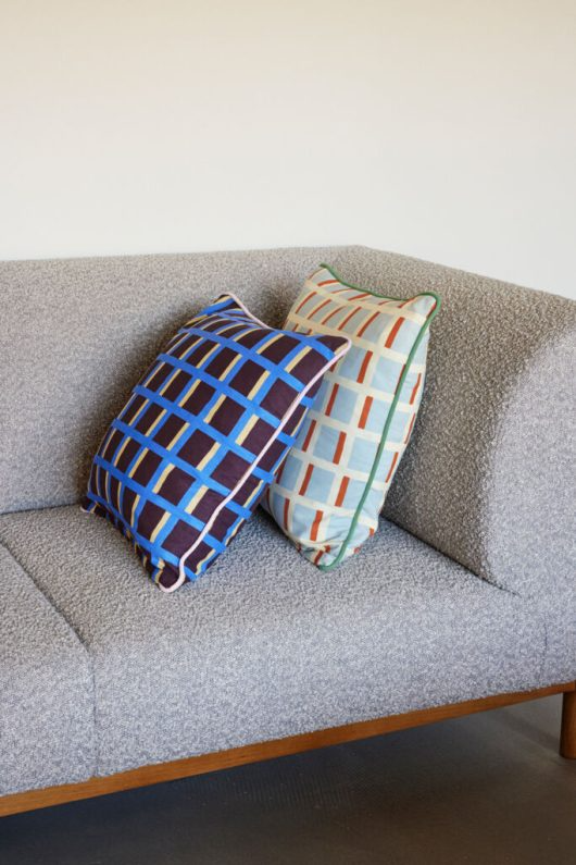 HÜBSCH MOMENT SOFA 2-PERSONER LILLE, produktbillede 3 af 3, Sofaer hos HomeNordic