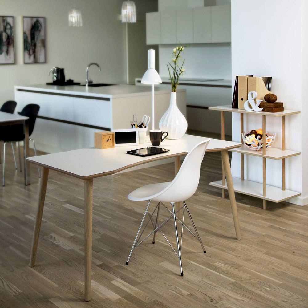 Specialvare: ByTika Dallas skrivebord med hylde, Skriveborde hos HomeNordic