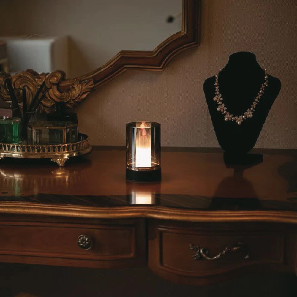2W LED genopladelig bordlampe, bevægelses dæmper, Bordlamper hos HomeNordic