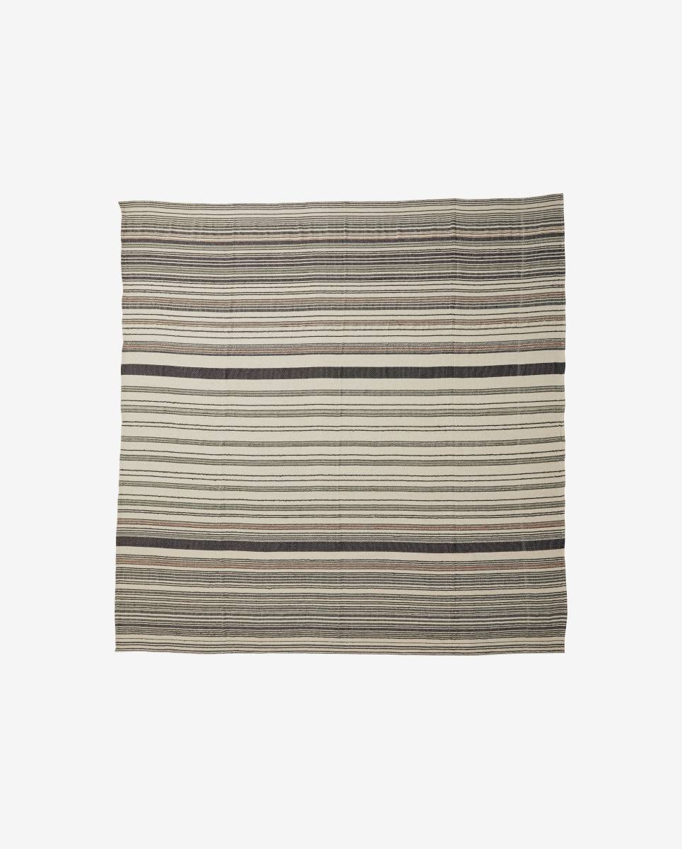 Nordal - VESPER sengetæppe, 270 × 270 cm hos HomeNordic