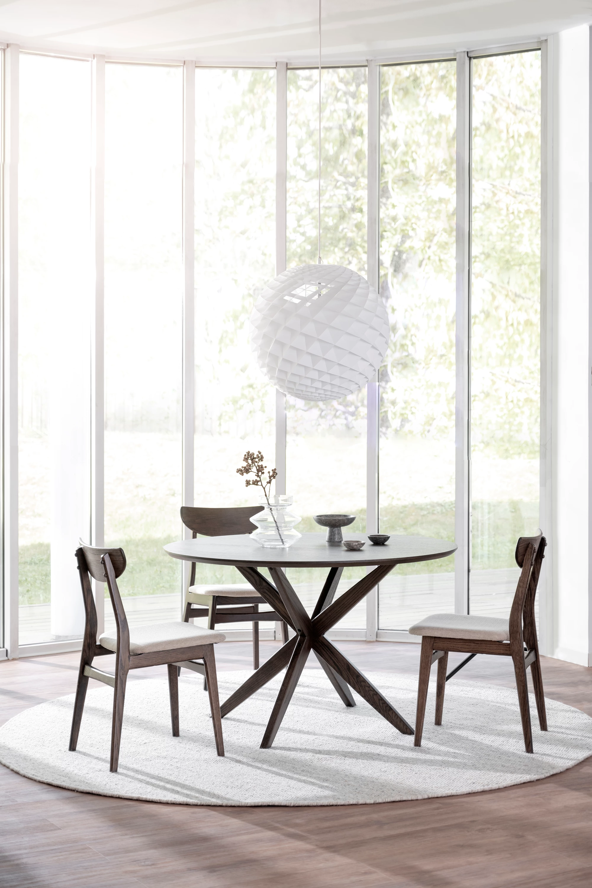 ROWICO Calverton spisebord, rund, produktbillede 6 af 8, Spiseborde hos HomeNordic